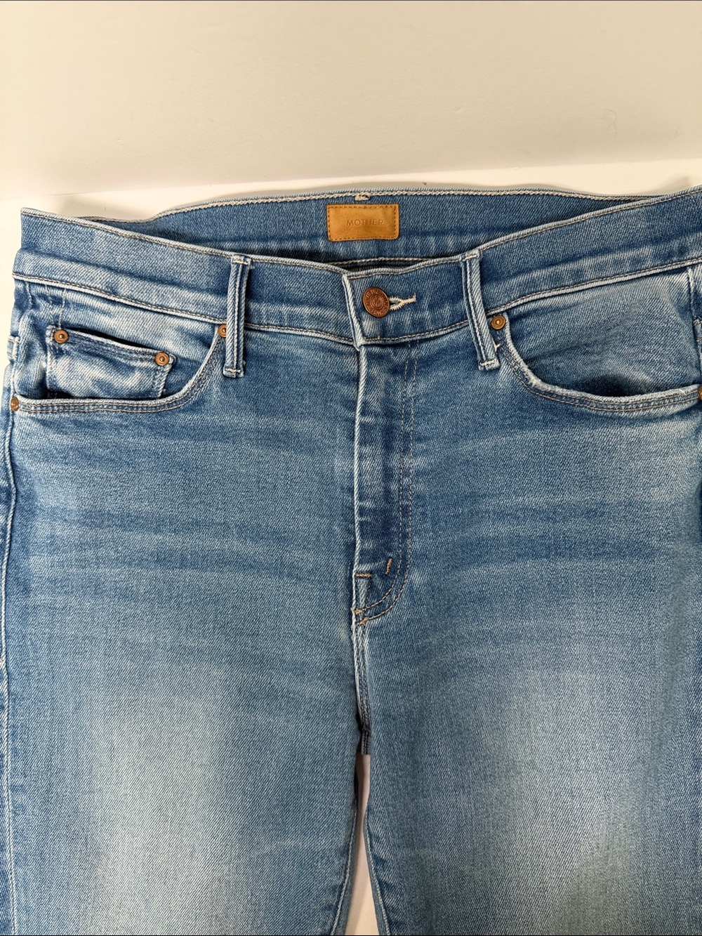 Mother The Weekender Blue Jeans Size 29 in Layover - Picture 3 of 14